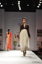 Model walk the ramp for Rahul Singh Show at Wills Lifestyle India Fashion Week 2012 day 4 on 9th Oct 2012 (10).JPG
